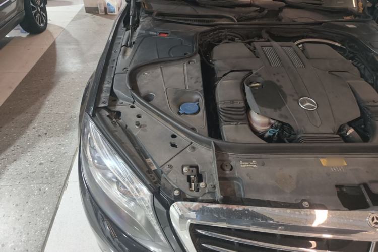 Used Mercedes-Benz S-Class 2014 S 320 L Luxury Model Engine Bay Right