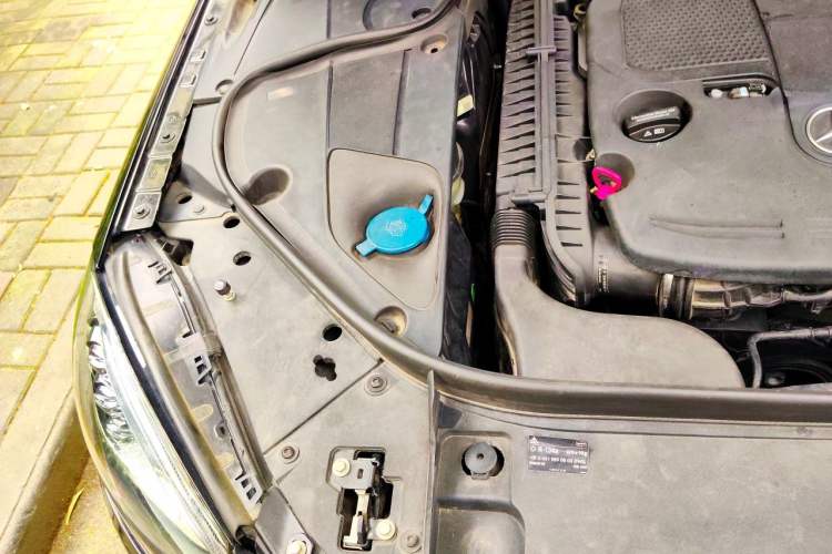 Used Mercedes-Benz S-Class 2014 S 400 L HYBRID Engine Bay Right