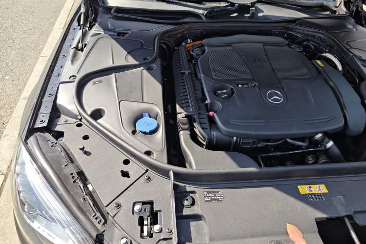 Used Mercedes-Benz S-Class 2014 S 400 L HYBRID Engine Bay Right