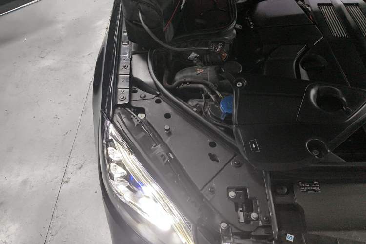 Used Mercedes-Benz S-Class 2014 S 320 L Business Model Engine Bay Right