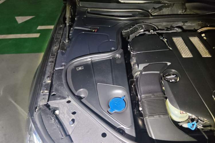 Used Mercedes-Benz S-Class 2014 S 400 L Prestige Edition Engine Bay Right