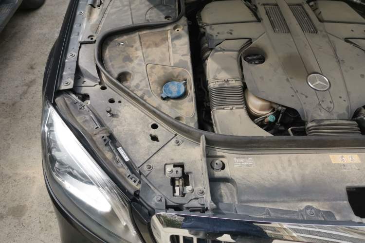 Used Mercedes-Benz S-Class 2014 S 320 L Business Model Engine Bay Right