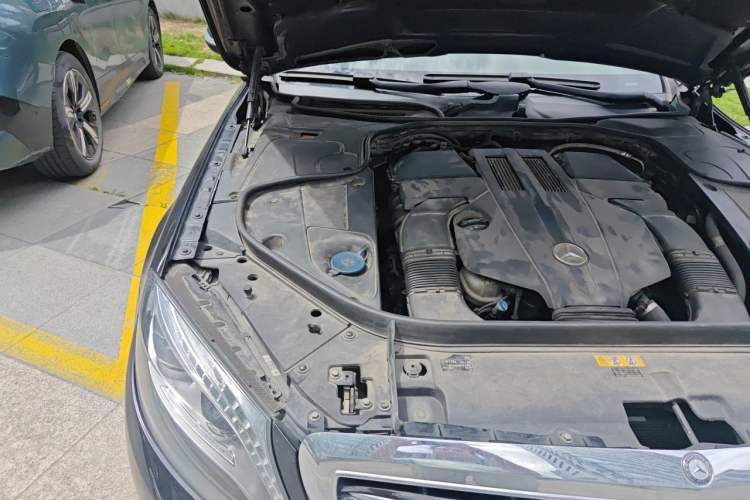 Used Mercedes-Benz S-Class 2014 S 400 L Prestige Edition Engine Bay Right
