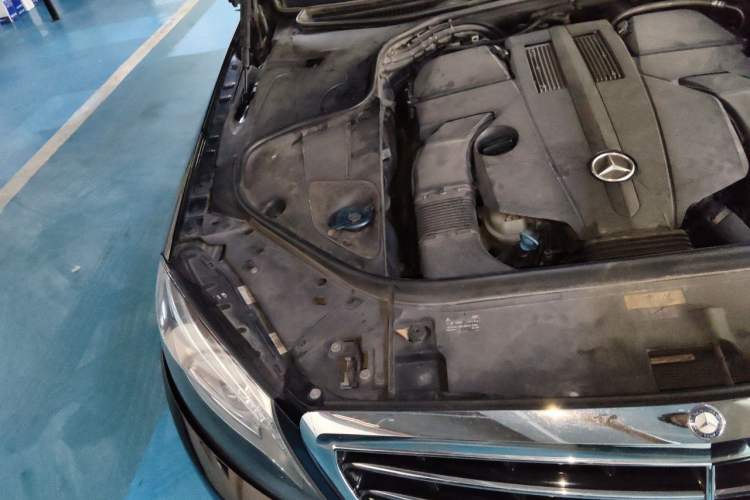 Used Mercedes-Benz S-Class 2014 S 400 L Luxury Model Engine Bay Right