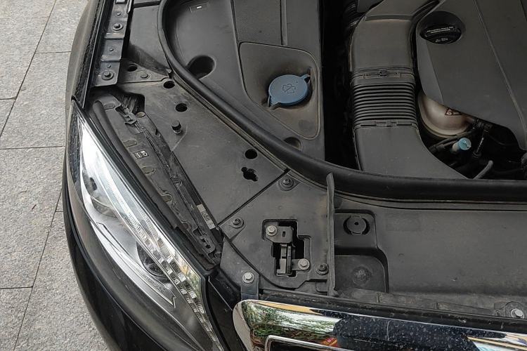 Used Mercedes-Benz S-Class 2014 S 320 L Business Model Engine Bay Right