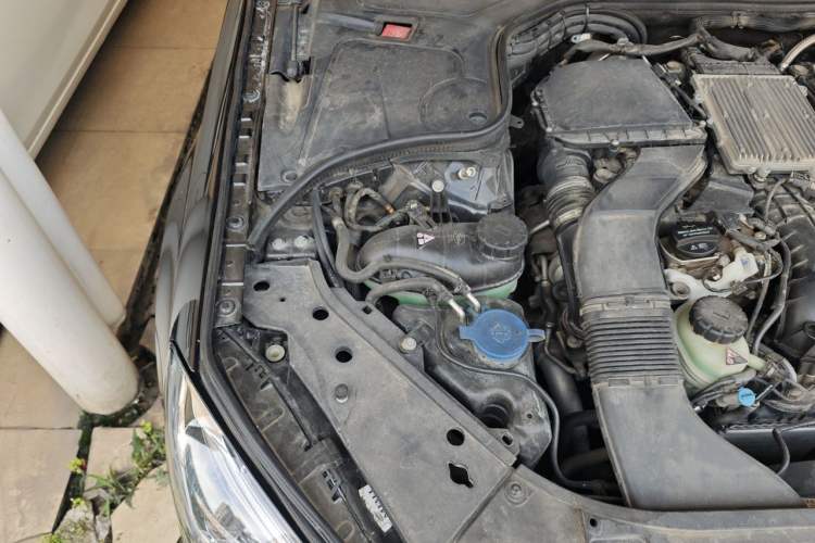 Used Mercedes-Benz S-Class 2014 S 320 L Business Model Engine Bay Right