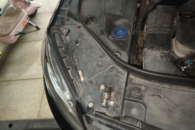 Used Mercedes-Benz S-Class 2014 S 400 L Prestige Edition Engine Bay Right