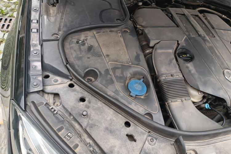 Used Mercedes-Benz S-Class 2014 S 400 L Luxury Model Engine Bay Right