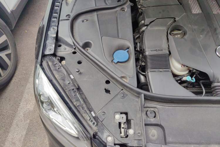Used Mercedes-Benz S-Class 2014 S 320 L Business Model Engine Bay Right