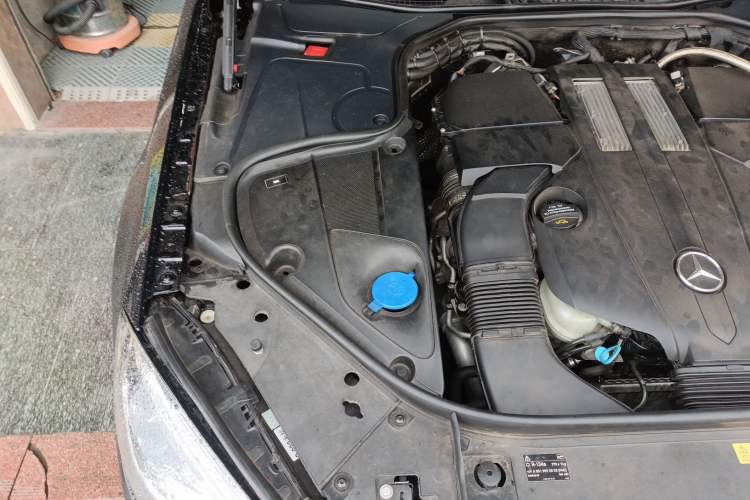 Used Mercedes-Benz S-Class 2014 S 320 L Luxury Model Engine Bay Right