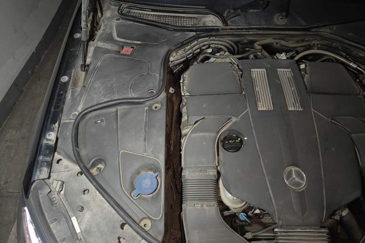 Used Mercedes-Benz S-Class 2014 S 400 L Luxury Model Engine Bay Right