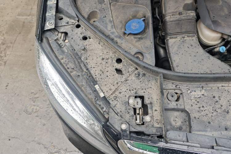 Used Mercedes-Benz S-Class 2014 S 320 L Luxury Model Engine Bay Right