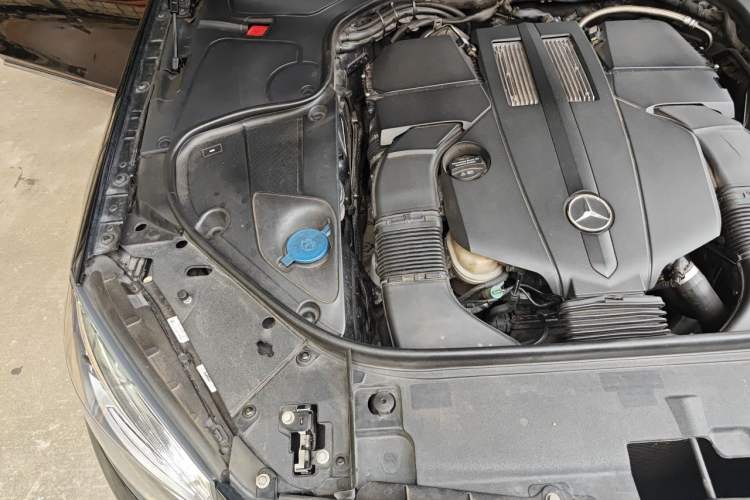 Used Mercedes-Benz S-Class 2014 S 320 L Luxury Model Engine Bay Right