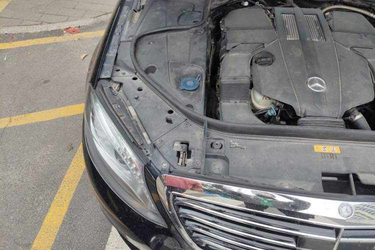 Used Mercedes-Benz S-Class 2014 S 400 L Prestige Edition Engine Bay Right