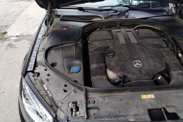 Used Mercedes-Benz S-Class 2014 S 320 L Luxury Model Engine Bay Right