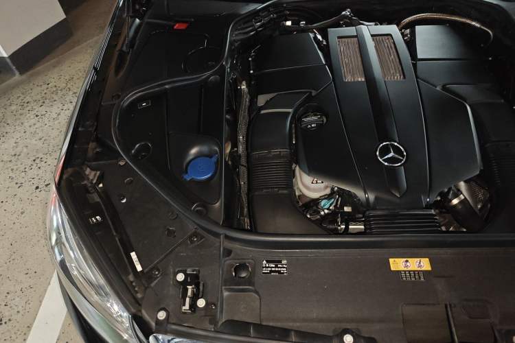 Used Mercedes-Benz S-Class 2014 S 320 L Business Model Engine Bay Right