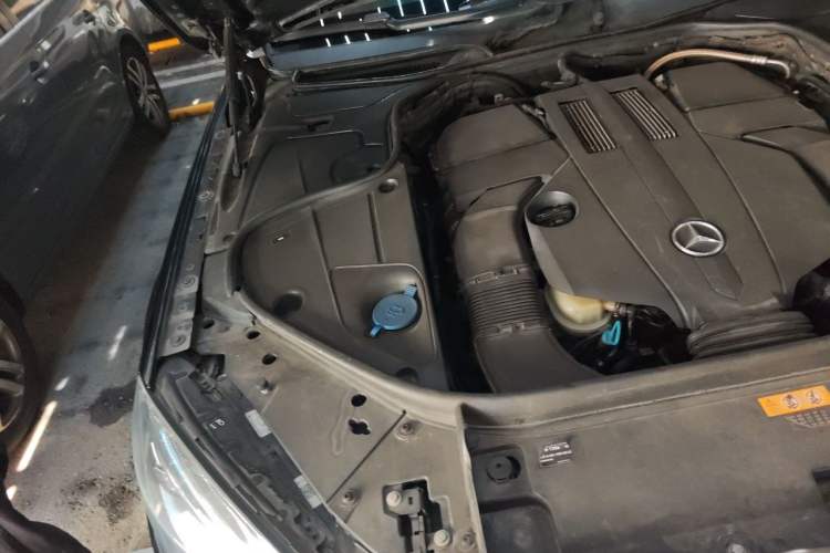 Used Mercedes-Benz S-Class 2014 S 400 L Prestige Edition Engine Bay Right