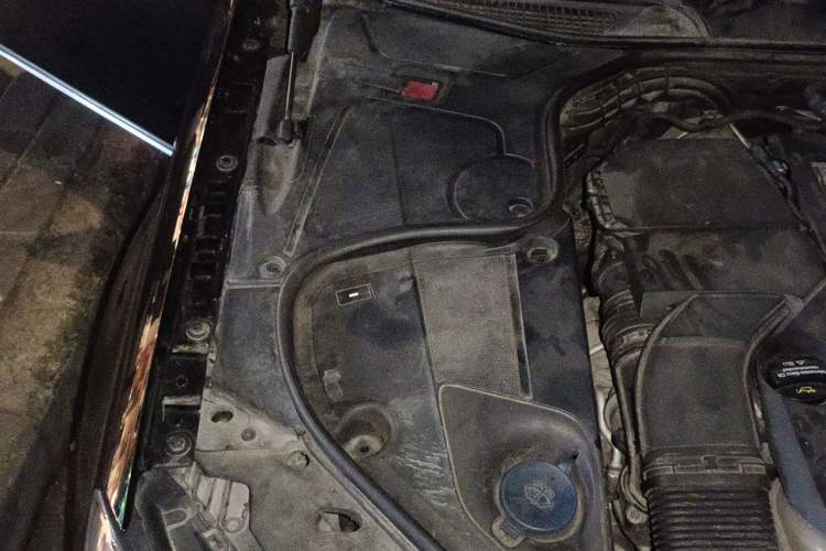 Used Mercedes-Benz S-Class 2014 S 320 L Business Model Engine Bay Right