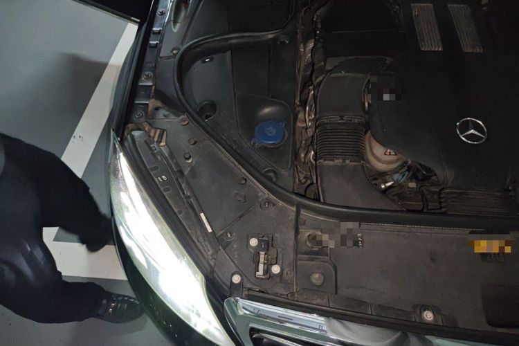 Used Mercedes-Benz S-Class 2014 S 320 L Business Model Engine Bay Right