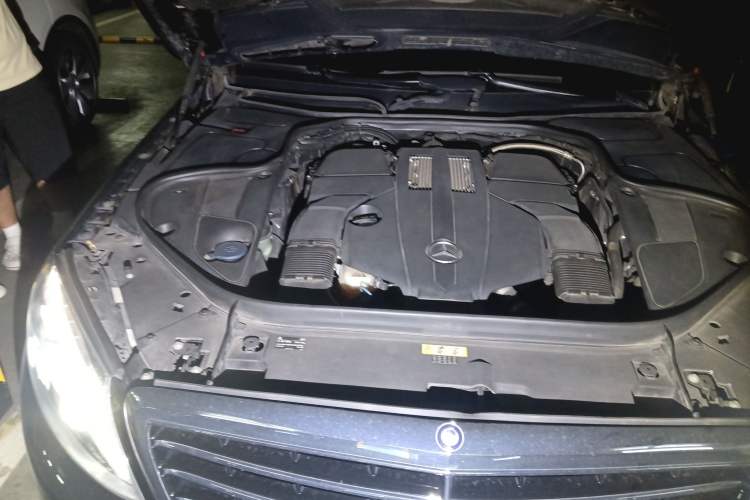 Used Mercedes-Benz S-Class 2014 S 400 L Luxury Model Engine Bay Right