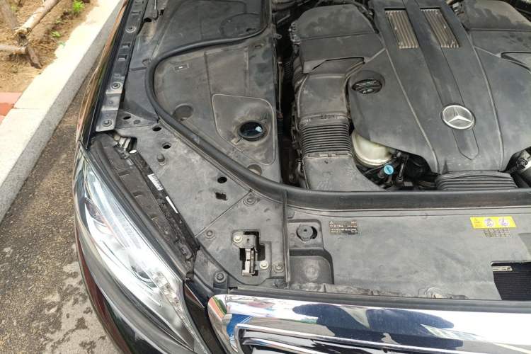 Used Mercedes-Benz S-Class 2014 S 400 L Prestige Edition Engine Bay Right