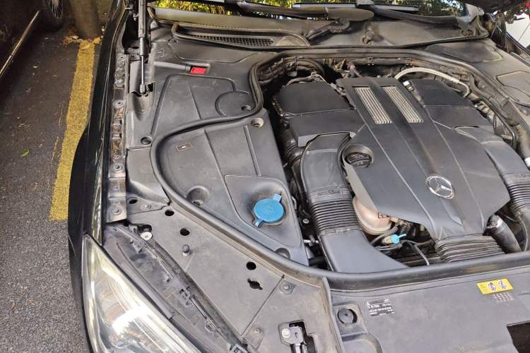Used Mercedes-Benz S-Class 2014 S 320 L Business Model Engine Bay Right