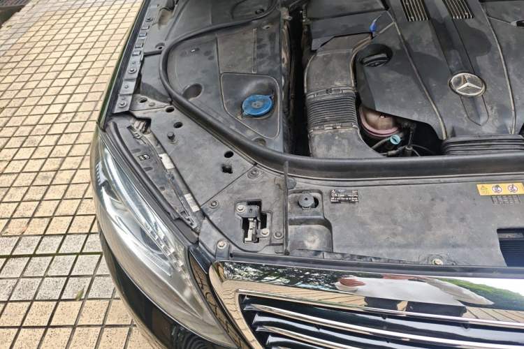 Used Mercedes-Benz S-Class 2014 S 320 L Business Model Engine Bay Right