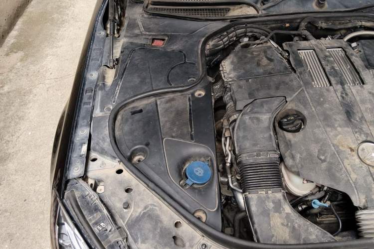 Used Mercedes-Benz S-Class 2014 S 320 L Luxury Model Engine Bay Right
