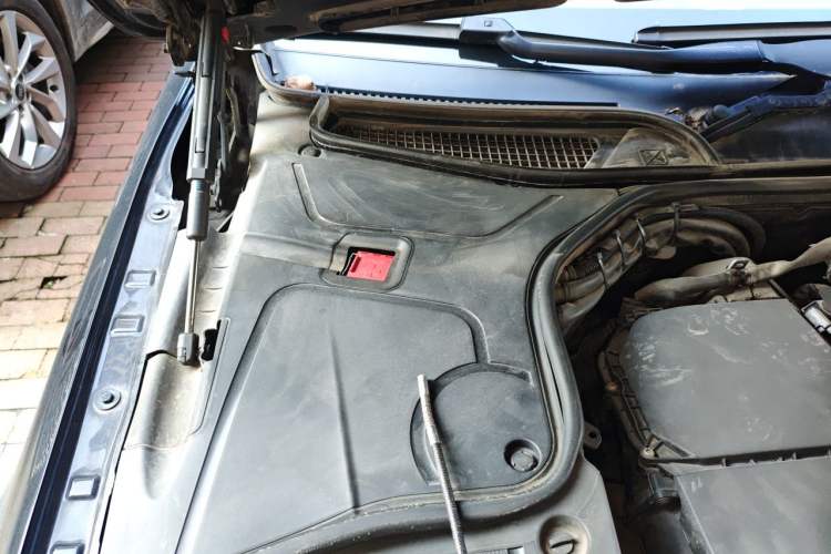 Used Mercedes-Benz S-Class 2014 S 320 L Business Model Engine Bay Right