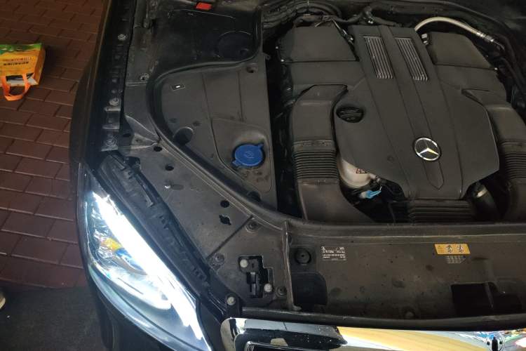 Used Mercedes-Benz S-Class 2014 S 320 L Business Model Engine Bay Right