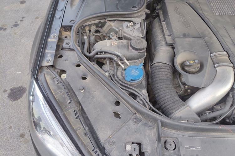 Used Mercedes-Benz S-Class 2014 S 500 L Engine Bay Right