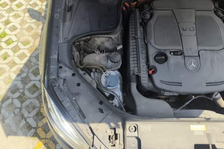 Used Mercedes-Benz S-Class 2014 S 400 L HYBRID Engine Bay Right