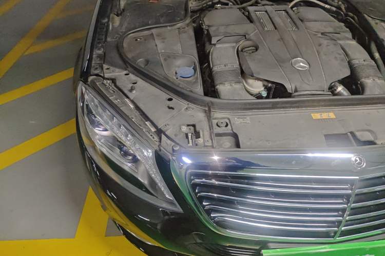 Used Mercedes-Benz S-Class 2014 S 320 L Business Model Engine Bay Right