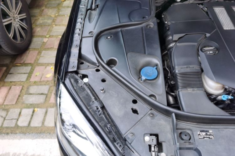 Used Mercedes-Benz S-Class 2014 S 320 L Business Model Engine Bay Right