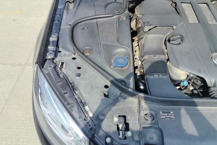 Used Mercedes-Benz S-Class 2014 S 320 L Business Model Engine Bay Right