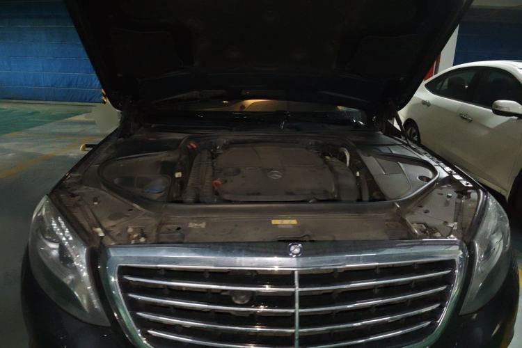 Used Mercedes-Benz S-Class 2014 S 400 L HYBRID Engine Bay