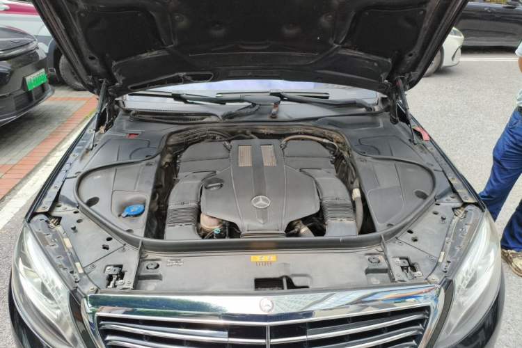 Used Mercedes-Benz S-Class 2014 S 320 L Luxury Model Engine Bay