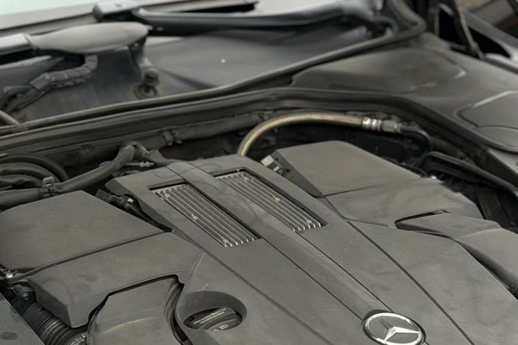 Used Mercedes-Benz S-Class 2014 S 320 L Business Model Engine Bay