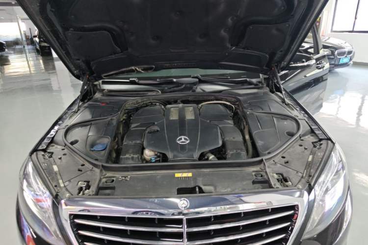 Used Mercedes-Benz S-Class 2014 S 320 L Business Model Engine Bay