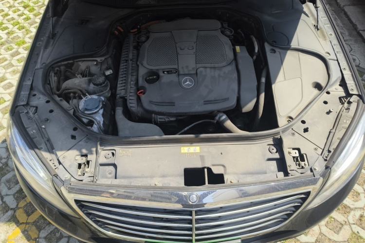 Used Mercedes-Benz S-Class 2014 S 400 L HYBRID Engine Bay