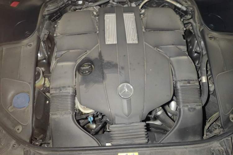 Used Mercedes-Benz S-Class 2014 S 320 L Business Model Engine Bay