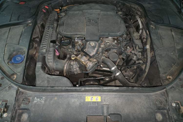 Used Mercedes-Benz S-Class 2014 S 400 L HYBRID Engine Bay