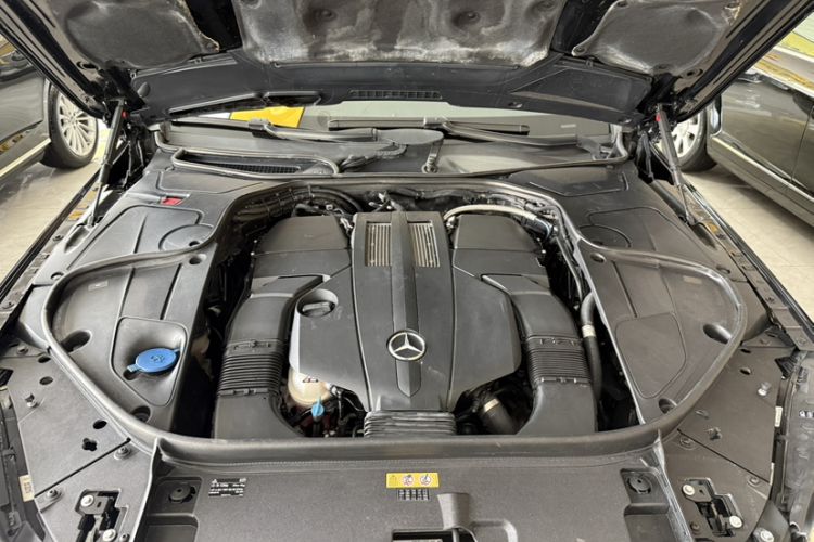 Used Mercedes-Benz S-Class 2014 S 320 L Luxury Model Engine Bay