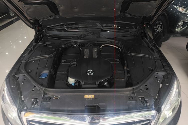 Used Mercedes-Benz S-Class 2014 S 400 L Luxury Model Engine Bay