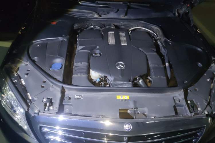 Used Mercedes-Benz S-Class 2014 S 400 L Luxury Model Engine Bay