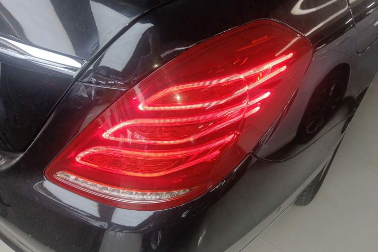 Used Mercedes-Benz S-Class 2014 S 320 L Luxury Model Exterior 3
