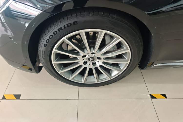 Used Mercedes-Benz S-Class 2014 S 320 L Business Model Exterior 4