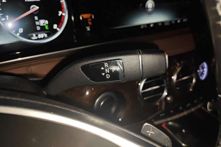 Used Mercedes-Benz S-Class 2014 S 320 L Business Model Gear Lever