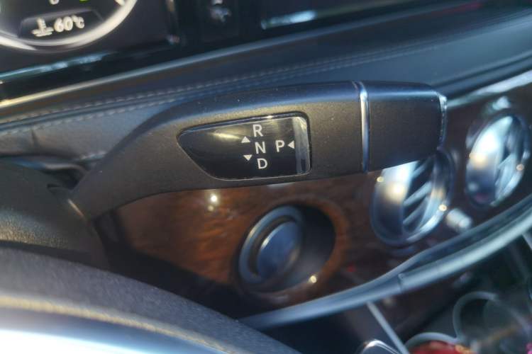Used Mercedes-Benz S-Class 2014 S 320 L Business Model Gear Lever