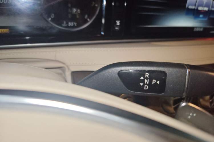 Used Mercedes-Benz S-Class 2014 S 400 L Prestige Edition Gear Lever